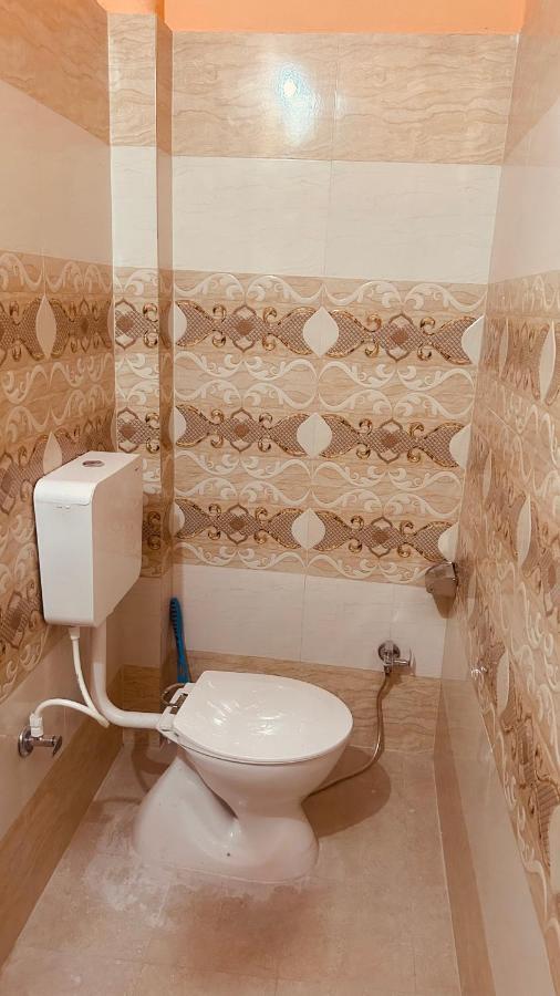 Tandon Lodge On The Ganga Ghat Homestay Benares Buitenkant foto