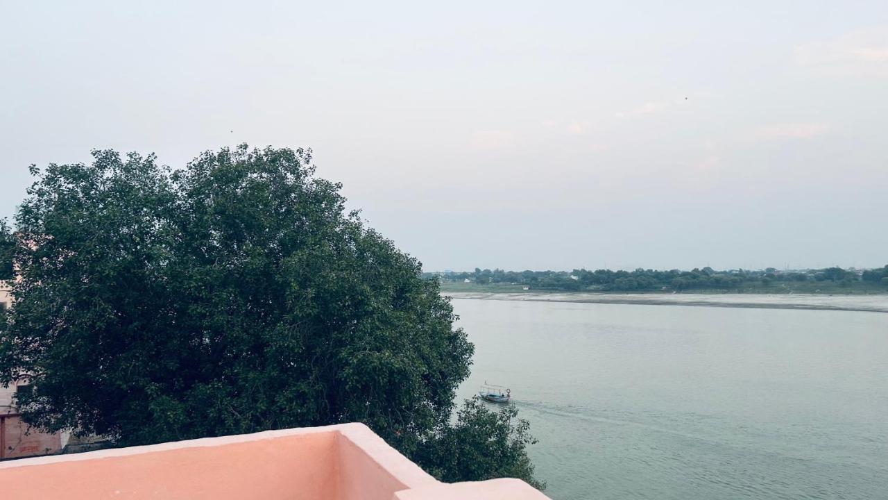 Tandon Lodge On The Ganga Ghat Homestay Benares Buitenkant foto