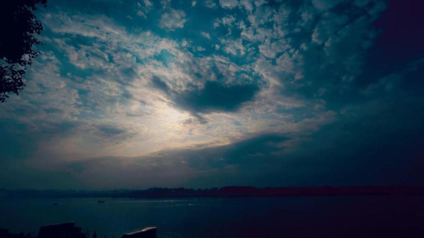 Tandon Lodge On The Ganga Ghat Homestay Benares Buitenkant foto
